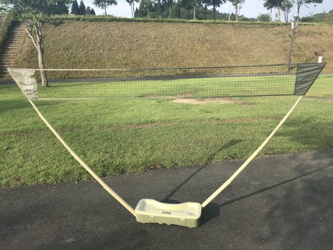 組み立て完了後のソトバドセットです。ネットがあるだけでワクワクします。